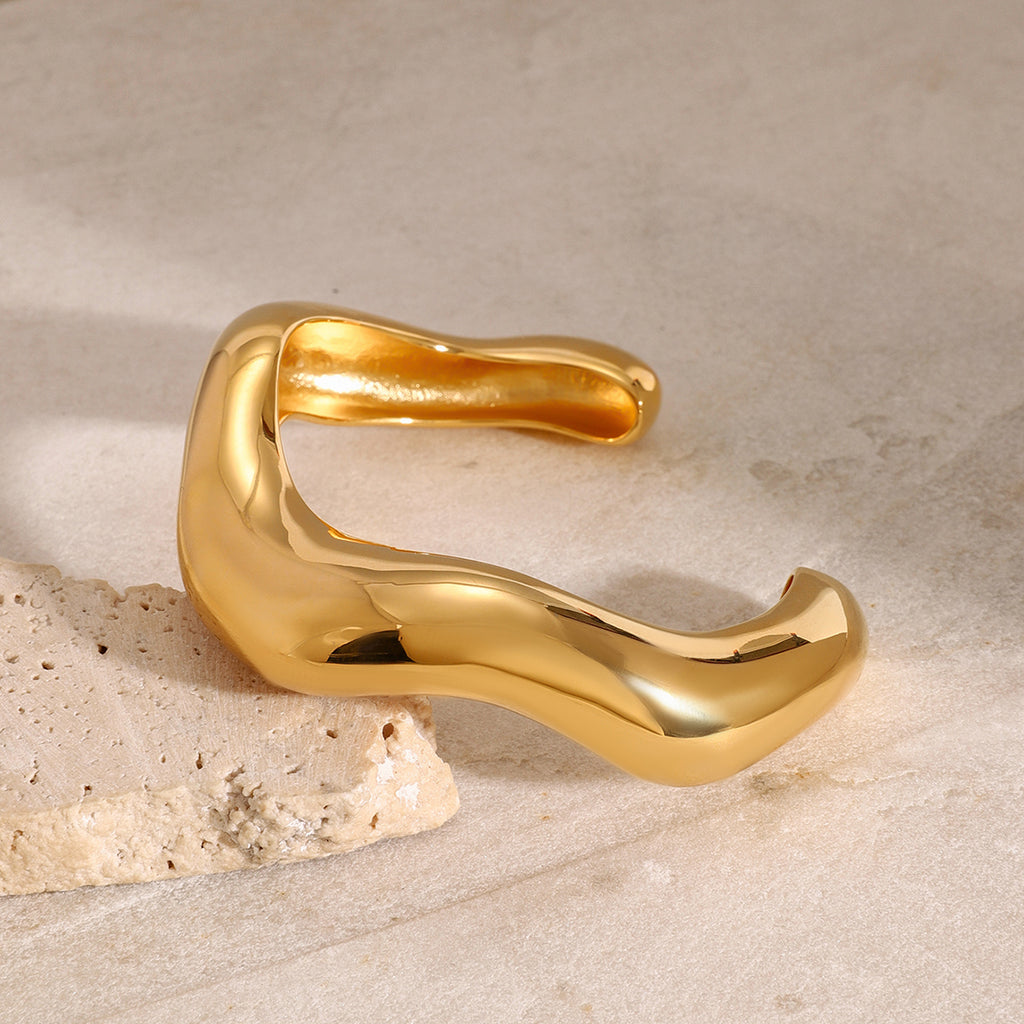 OVAL BOLD CUFF BRACELET GOLD-PLATED