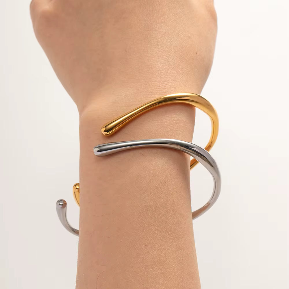 OVAL CUFF BRACELET GOLD-PLATED