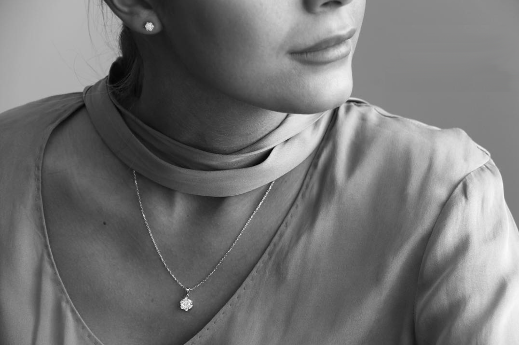 FLOWER NECKLACE